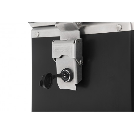 Simultaneously Locking Cylinders for Extreme Luggage System